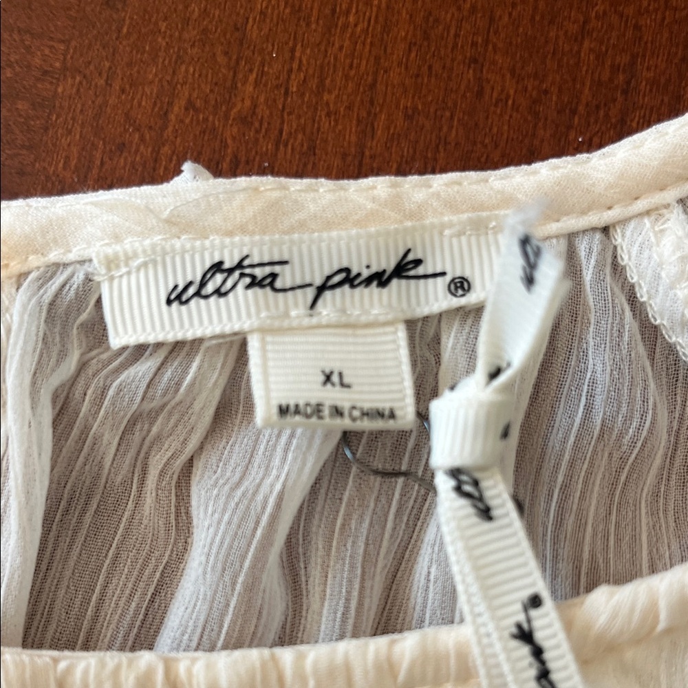 Ultra Pink XL Blouse Sheer Flutter Sleeve Cream - Picture 2 of 9